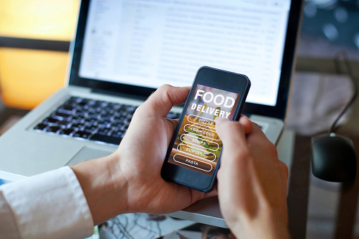 order food on internet, restaurant meals delivery online